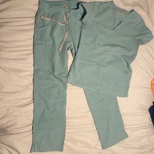 Figs scrubs set small bottom xs top